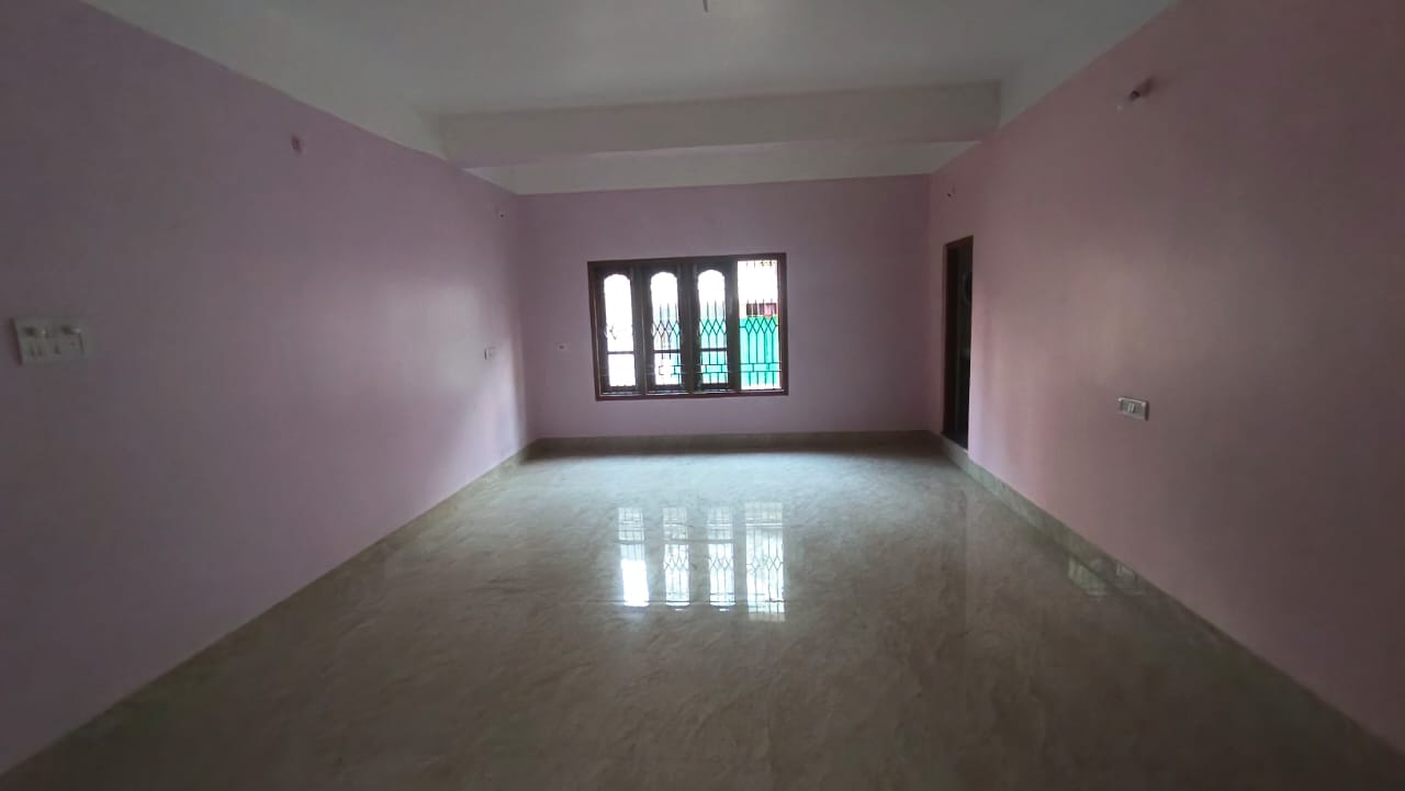 Unfurnished 5 bhk in Hatigaon for Rent